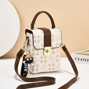 PVC μίνι τετράγωνη τσάντα κινητού με λουρί crossbody (Υλικό: PVC; Σχήμα: κάθετο τετράγωνο; Άνοιγμα: γάντζος; Εποχή: Καλοκαίρι 2024)