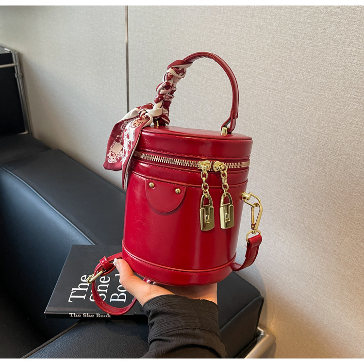 Γυναικεία κυλινδρική τσάντα bucket, PU, φερμουάρ, επένδυση από πολυεστέρα, αστικό μινιμαλιστικό στυλ, με μία ιμάντα