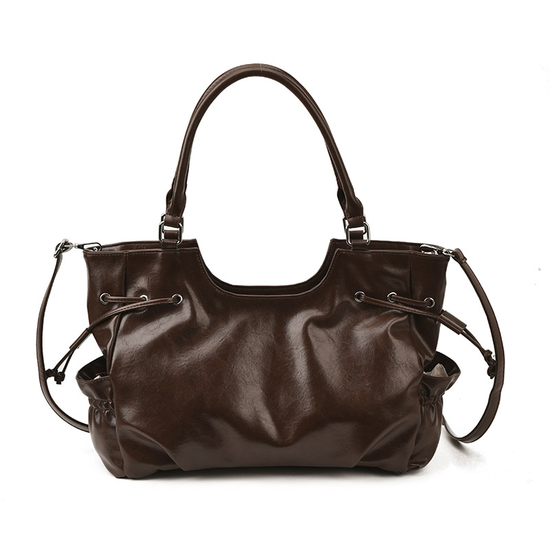 Τσάντα tote από PU, κλείσιμο με φερμουάρ, λαμιναρισμένο εσωτερικό τσεπάκι, μία ιμάντα ώμου, οριζόντιο τετράγωνο σχήμα, στυλ αστικού μινιμαλισμού