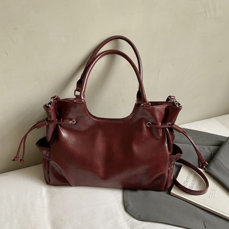 Τσάντα tote από PU, κλείσιμο με φερμουάρ, λαμιναρισμένο εσωτερικό τσεπάκι, μία ιμάντα ώμου, οριζόντιο τετράγωνο σχήμα, στυλ αστικού μινιμαλισμού