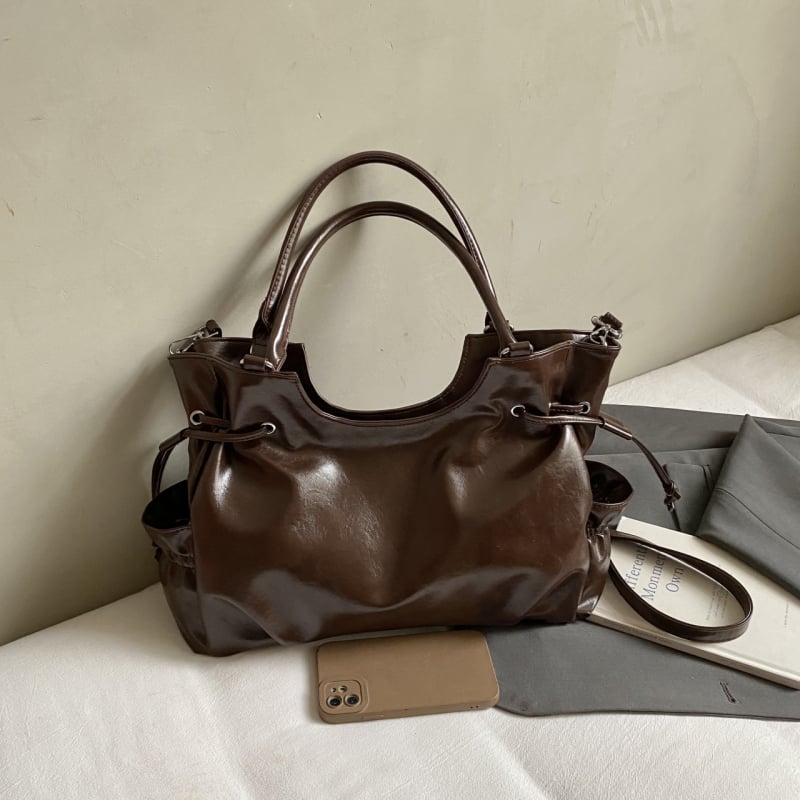 Τσάντα tote από PU, κλείσιμο με φερμουάρ, λαμιναρισμένο εσωτερικό τσεπάκι, μία ιμάντα ώμου, οριζόντιο τετράγωνο σχήμα, στυλ αστικού μινιμαλισμού