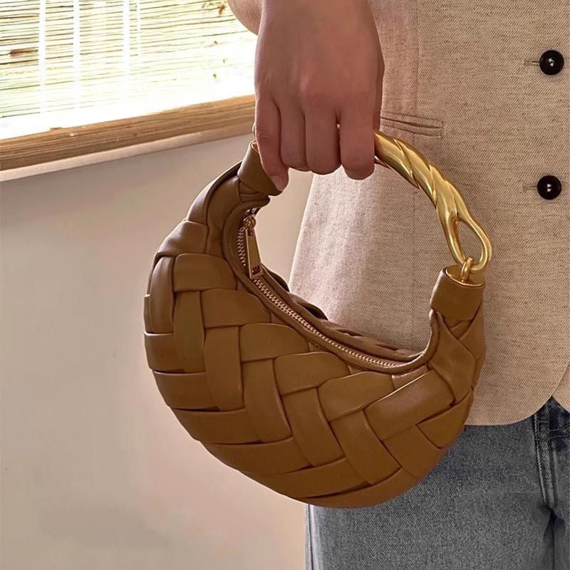 Γυναικεία υφαντή τσάντα χειρός σε cyber-λειτουργικό στυλ, πολυεστέρας, σχήμα dumpling, κλείσιμο με φερμουάρ, επένδυση PU