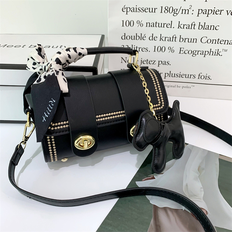 Χειροποίητη τσάντα Boston - PU υλικό, σχήμα μαξιλαριού, κλείσιμο με latch, μαλακή υφή