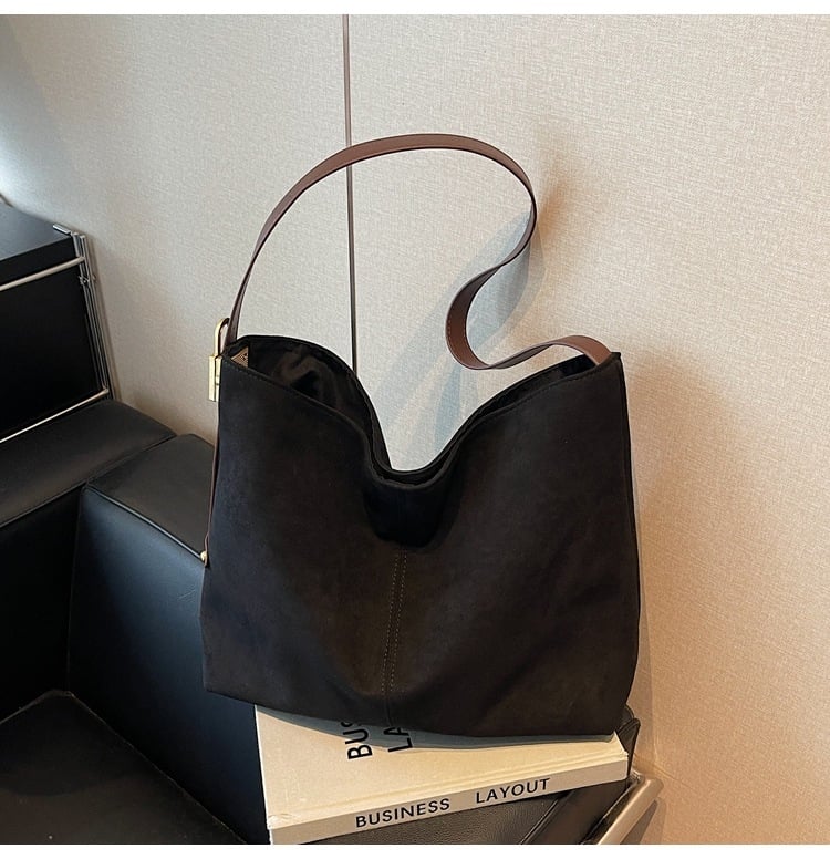 Velúr Tote torba, gradski stil, magnetsko zatvaranje, poliester podstava, pretinac za telefon, oblik kade