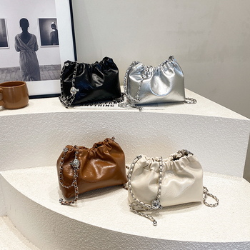 Τσάντα ώμου crossbody από PU, unisex σχήμα κουβά, με θήκη φερμουάρ, άνοιξη 2024