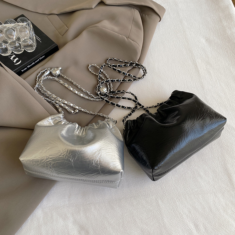 Τσάντα ώμου crossbody από PU, unisex σχήμα κουβά, με θήκη φερμουάρ, άνοιξη 2024