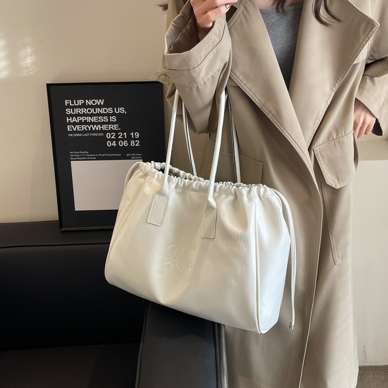 Ženska tote torba, gradski stil, PU materijal, horizontalni kvadratni oblik, magnetska kopča, poliester podstava, ID džep