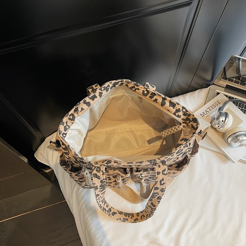 Corduroy leopard uzorak Tote torba, zatvarač, vodoravni kvadratni oblik, poliester podstava