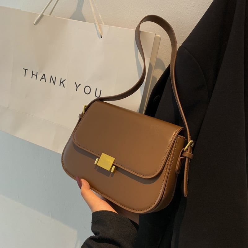 Τετράγωνη crossbody τσάντα — PU υλικό, κλείσιμο με κλειδαριά, εσωτερική τσέπη για κινητό, μονός ιμάντας, επένδυση από συνθετικό δέρμα