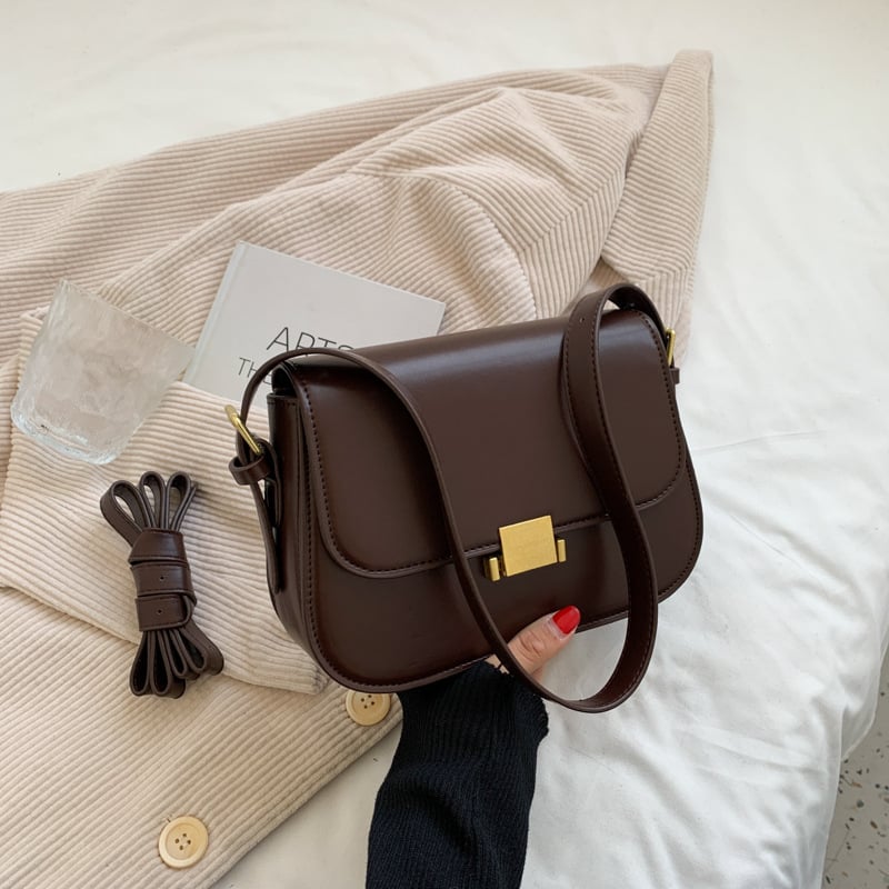 Τετράγωνη crossbody τσάντα — PU υλικό, κλείσιμο με κλειδαριά, εσωτερική τσέπη για κινητό, μονός ιμάντας, επένδυση από συνθετικό δέρμα