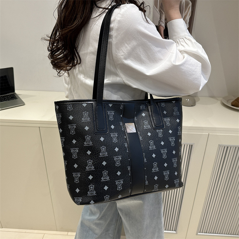 Sieviešu plecu soma ar lielu ietilpību, PU materiāls, Street fashion stils, horizontāla kvadrāta forma, rāvējslēdzējs, poliesterā oderē