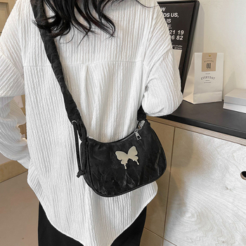 Τσαντάκι υπό μασχάλη σε street style, PU υλικό, οριζόντιο τετράγωνο σχήμα, φερμουάρ, θήκη για κινητό, επένδυση από πολυεστέρα, μία ιμάντας, Άνοιξη 2025