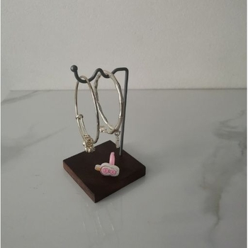 Дървен дисплей за бижута за обици, гривни и огърлици — окачващ рафт, арт стил