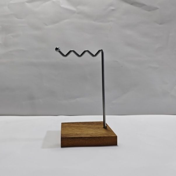 Дървен дисплей за бижута за обици, гривни и огърлици — окачващ рафт, арт стил