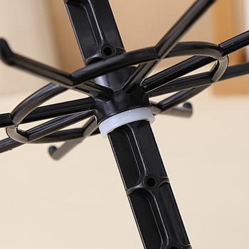 Разглобяема двупластова витрина за бижута в Nordic стил, пластмасова, инжекционно формована.