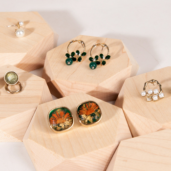 Дървен дисплей за бижута от масивно дърво, ръчна изработка, стил висока класа, едноетажен