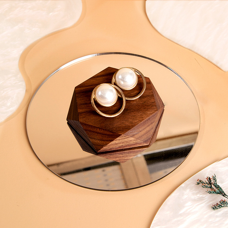 Дървен дисплей за бижута от масивно дърво, ръчна изработка, стил висока класа, едноетажен