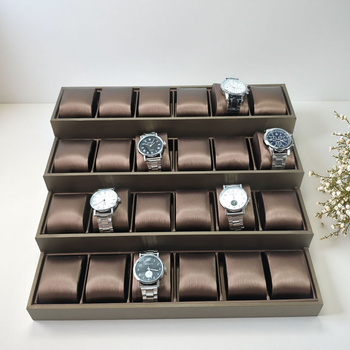 Поставка за бижута, четиристепен трапецовиден дизайн, MDF с кожена повърхност, висок клас, пролет 2025