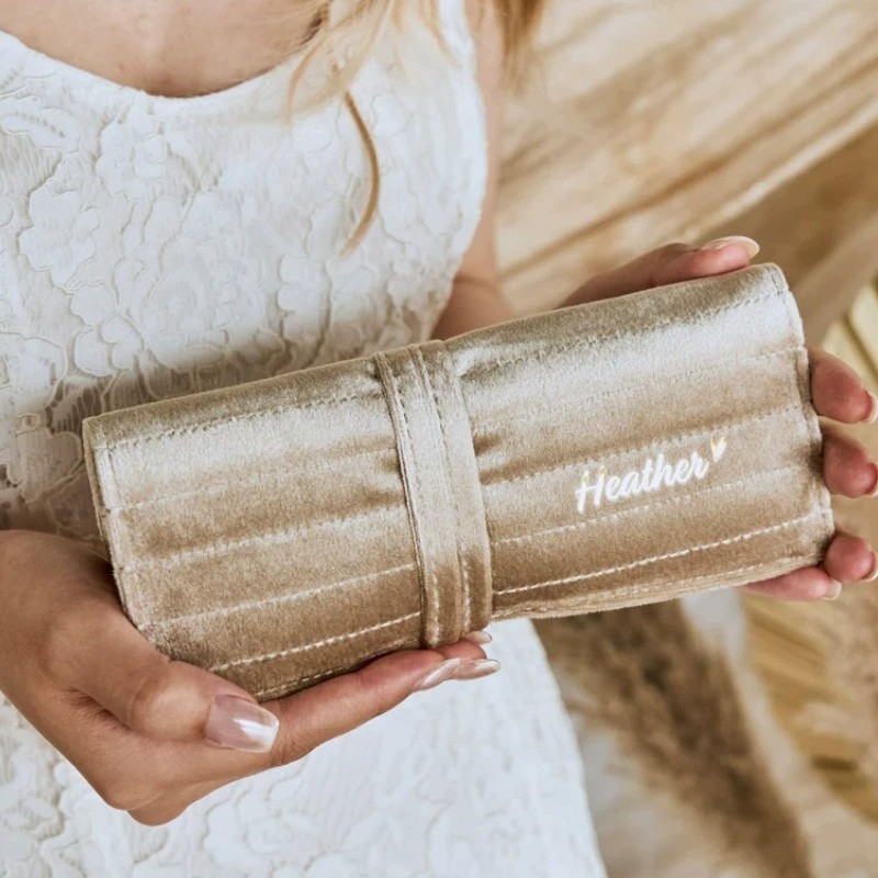 Чанта за бижута Hoshino Leather Goods, модел 20250311gb, материал Swan Long, стил: ръчна чанта, модерен минималистичен