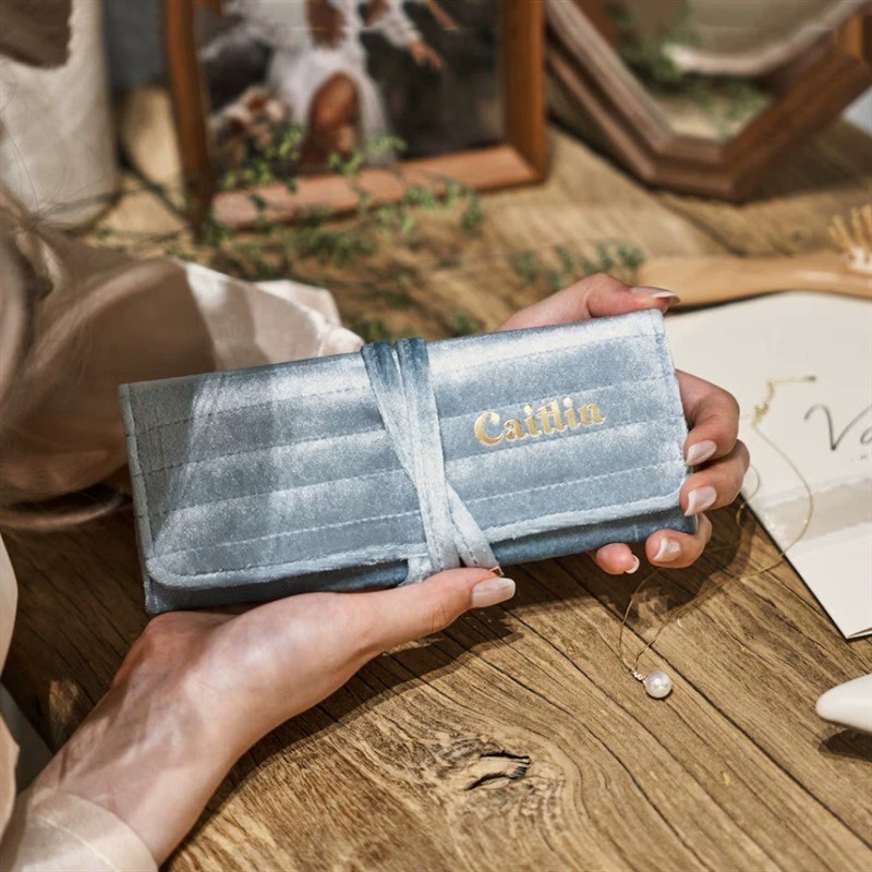 Чанта за бижута Hoshino Leather Goods, модел 20250311gb, материал Swan Long, стил: ръчна чанта, модерен минималистичен