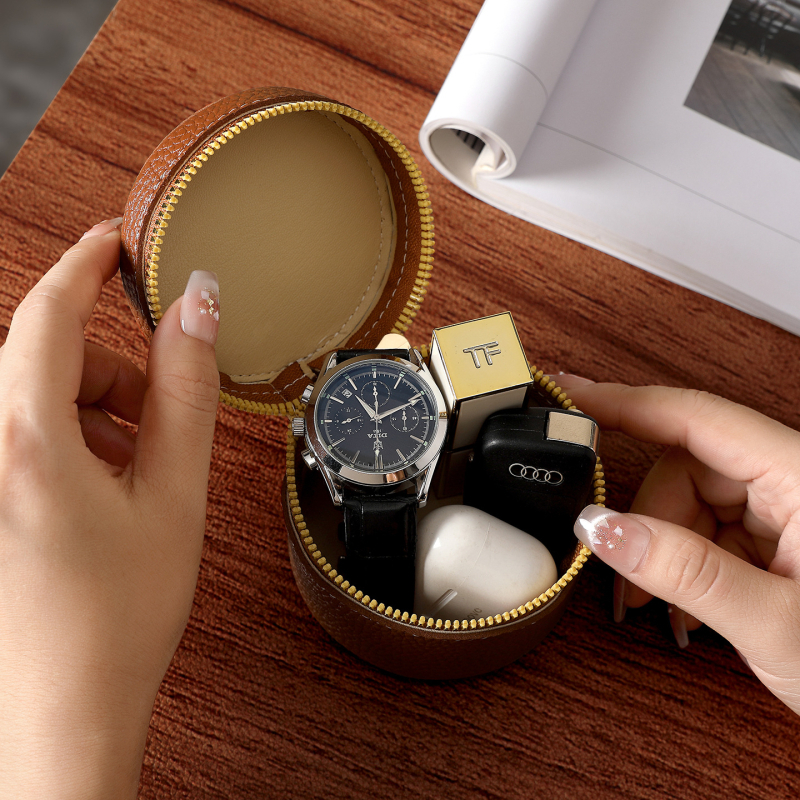 Мултифункционална кутия за бижута — материал: друго; твърдост: мека; модел: едноцветен