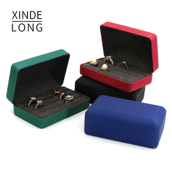 PU кожа кутия за бижута — компактна кутия за пръстени и обици за пътуване; външна PU кожа, вътрешен микрофибърен велур; цел: опаковка на бижута; тип: кутия за пръстени