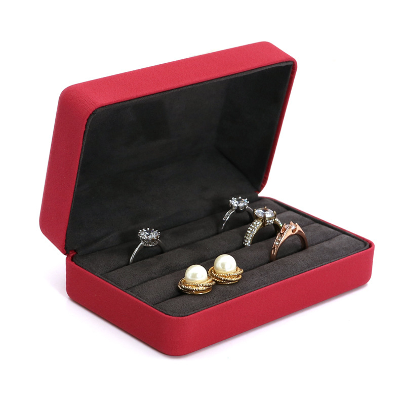 PU кожа кутия за бижута — компактна кутия за пръстени и обици за пътуване; външна PU кожа, вътрешен микрофибърен велур; цел: опаковка на бижута; тип: кутия за пръстени