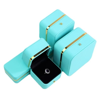 Комплект кутии за бижута: PU кожа, кутия за опаковане, съдържа кутии за пръстен, гривна и висулка