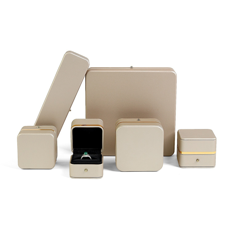 Комплект кутии за бижута: PU кожа, кутия за опаковане, съдържа кутии за пръстен, гривна и висулка