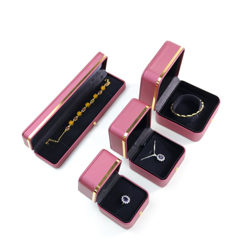 Комплект кутии за бижута: PU кожа, кутия за опаковане, съдържа кутии за пръстен, гривна и висулка
