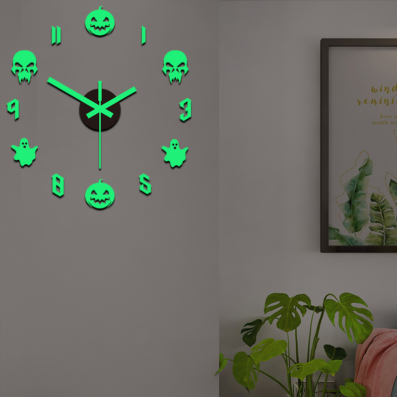 Analogni zidni sat s brojkama, okruglo plastično kućište, napajanje baterijom, tih rad, mogućnost ispisa logotipa