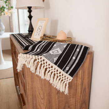 Stolni bežnik s prugastim uzorkom, modernistički minimalistički stil, prilagodljiva obrada