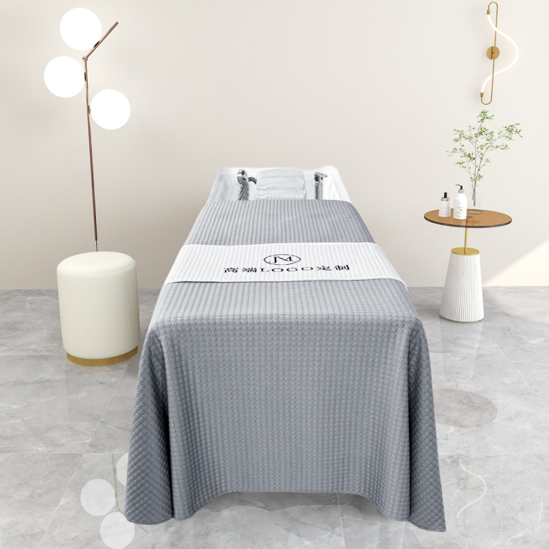 Prekrivač za krevet za frizerski salon; tkanina: druga; otiskivanje i bojanje: reaktivno otiskivanje i bojanje; materijal: sintetička vlakna