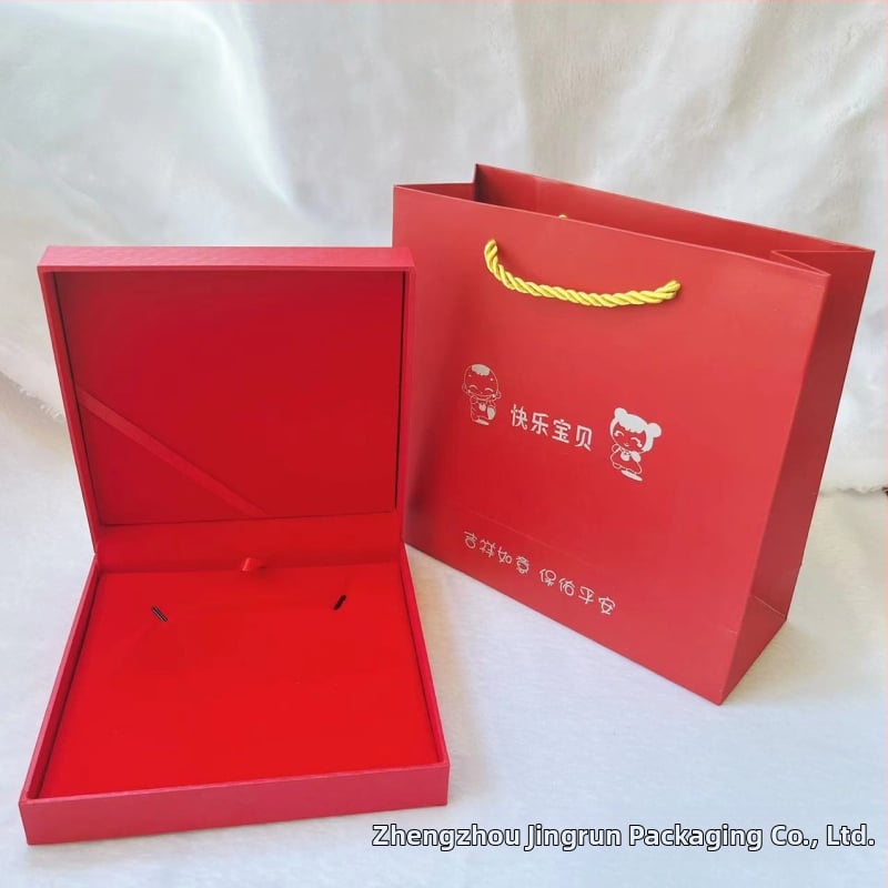 Ékszertároló doboz készlet — kartonból készült konstrukció, ékszerek tárolására, tartalmaz kreatív üdvözlőkártyát