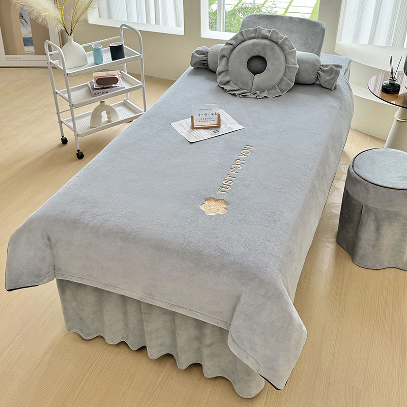 Prekrivač za krevet od mliječnog velura — reaktivno tiskanje i bojenje, 3500–4000 g, moderni minimalistički stil