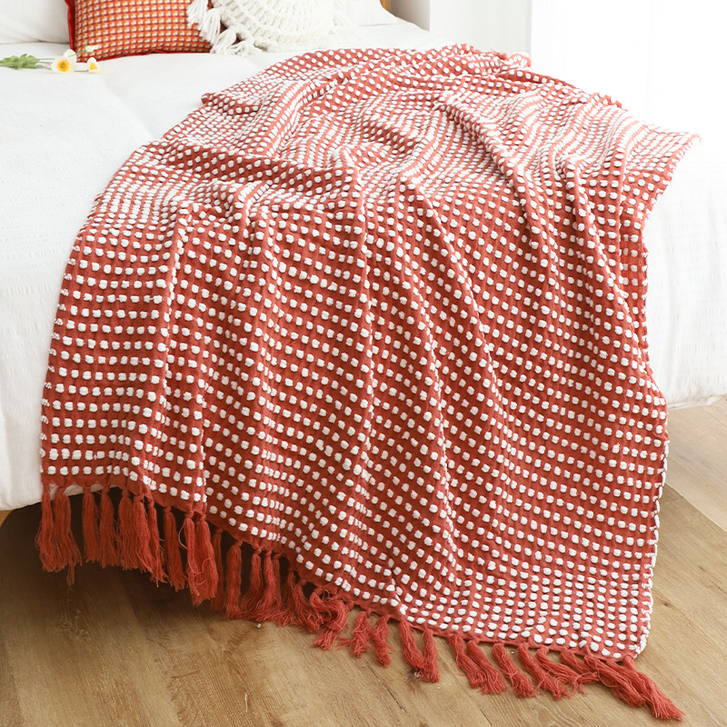 Плетено одеяло с пискюли в скандинавски стил, едноцветно, за покриване на легло и диван