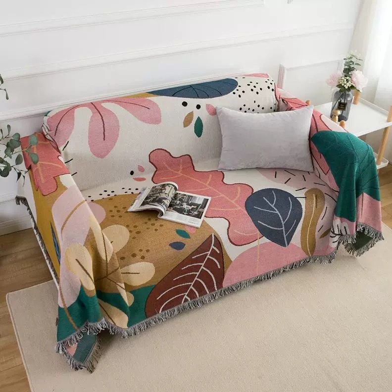 Κάλυμμα καναπέ — ύφασμα βάμβακος-πολυεστέρα; διθέσιο καναπέ; μοντέρνο μινιμαλιστικό ύφος; μοτίβο φυτών και λουλουδιών; εξατομίκευση κατά παραγγελία