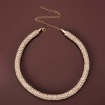 Bakrena ogrlica s uvijenim lancem, privjesak s rhinestones, dijamantni završetak