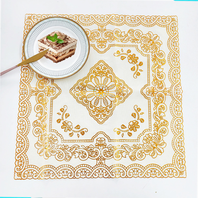 Kružni jednokratni PVC stolnjak s zlatnom i srebrnom folijom; materijal: PVC s toplim otiskom; oblik: kružni; uzorak: 22648587913; sadržaj vlakana: 50; funkcije: protuklizno, otporan na prašinu, visoka temperaturna otpornost, dekorativan