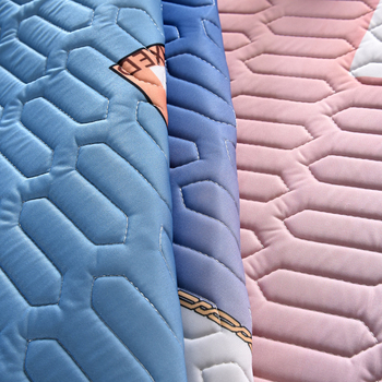 Dabiskā lateksa dzesējošs matrača komplekts, 3 daļas, izšūts, moderns minimālisms, lateksa saturs >90%, pielāgošana pieejama