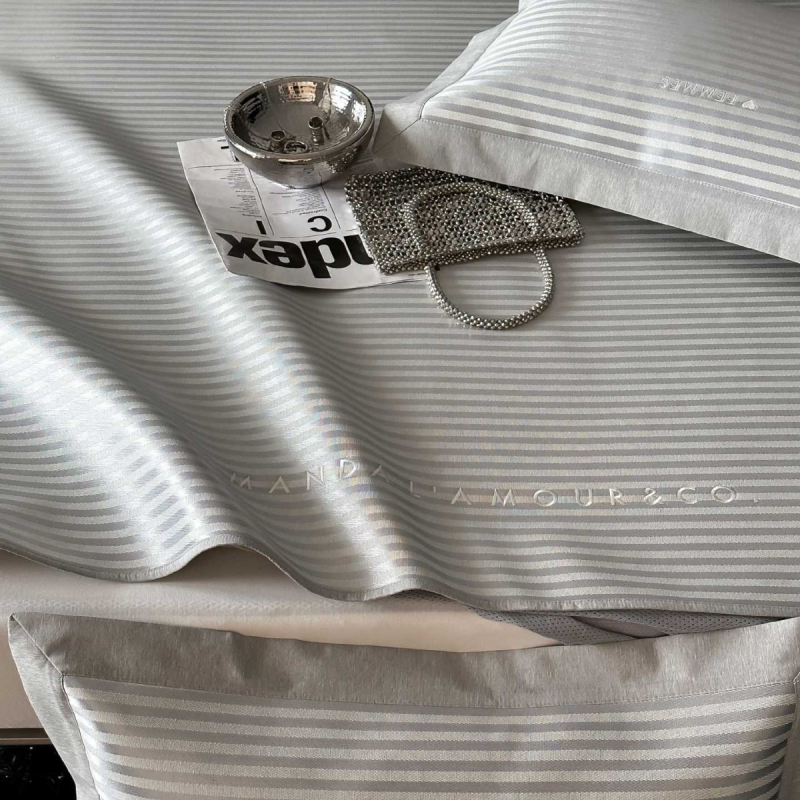 Trys dalių ledinio šilko kilimėlio rinkinys, dryžuotas, antibakterinis, sulankstomas, išsiuvinėtas, skirtas motinai ir kūdikiui