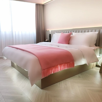 Κουβέρτα άκρου κρεβατιού από φλίς κοράλλ, μονόχρωμο μοτίβο, ύφασμα μαλλί, βάρος 180–190 g/m²