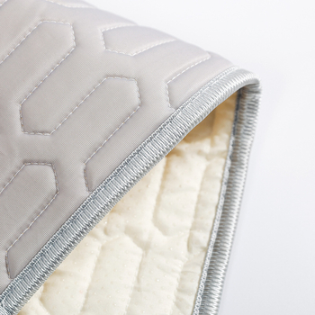 Кучешка охлаждаща подложка с копринена материя – Harry's Kennel