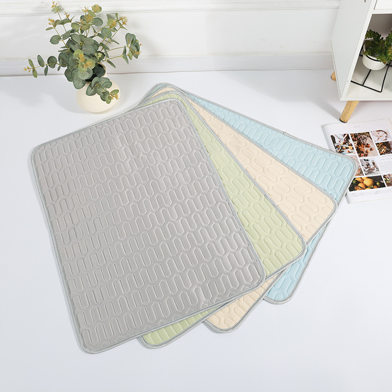 Кучешка охлаждаща подложка с копринена материя – Harry's Kennel