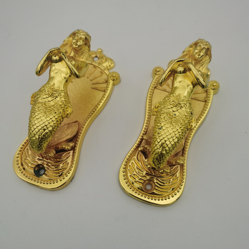 AM8 zidni kukica od cinkovog legura; Tip: zidni kukica; Materijal: cinkov legura; Pogodno za sve vrste zavjesa; Uključuje: 4 vijka i 4 proširivača