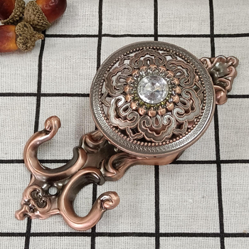 Kuke za zavjese, model 062, cinkova legura + željezo, legura solitaire, Wanxin hardware
