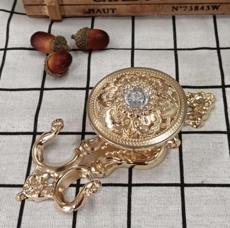 Kuke za zavjese, model 062, cinkova legura + željezo, legura solitaire, Wanxin hardware