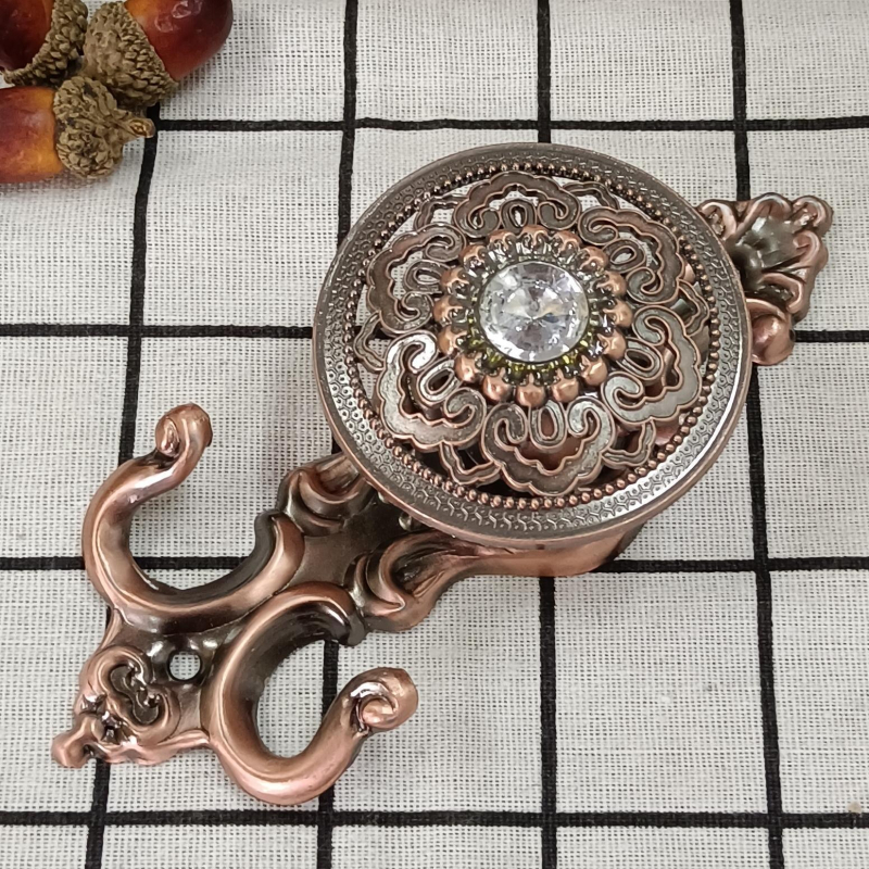 Kuke za zavjese, model 062, cinkova legura + željezo, legura solitaire, Wanxin hardware