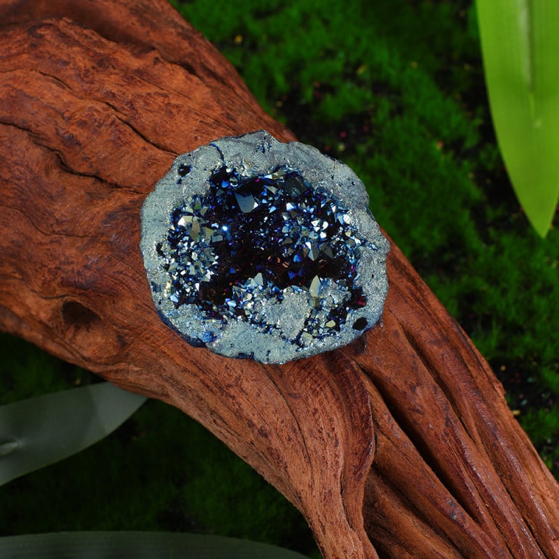 Agátkristályból készült dekoratív cornucopia forma, elektroplattolt felülettel