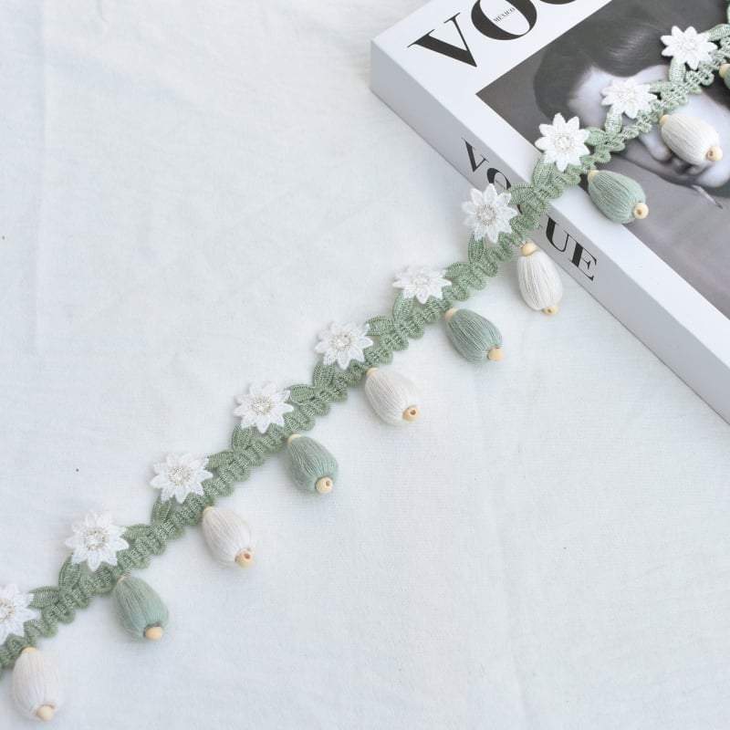 Läike pitsäär kardinate jaoks koos puidust helmidega lilleapplikatsiooniga, polüester, Eastward trace, kohandatav, kaasaegne minimalistlik stiil